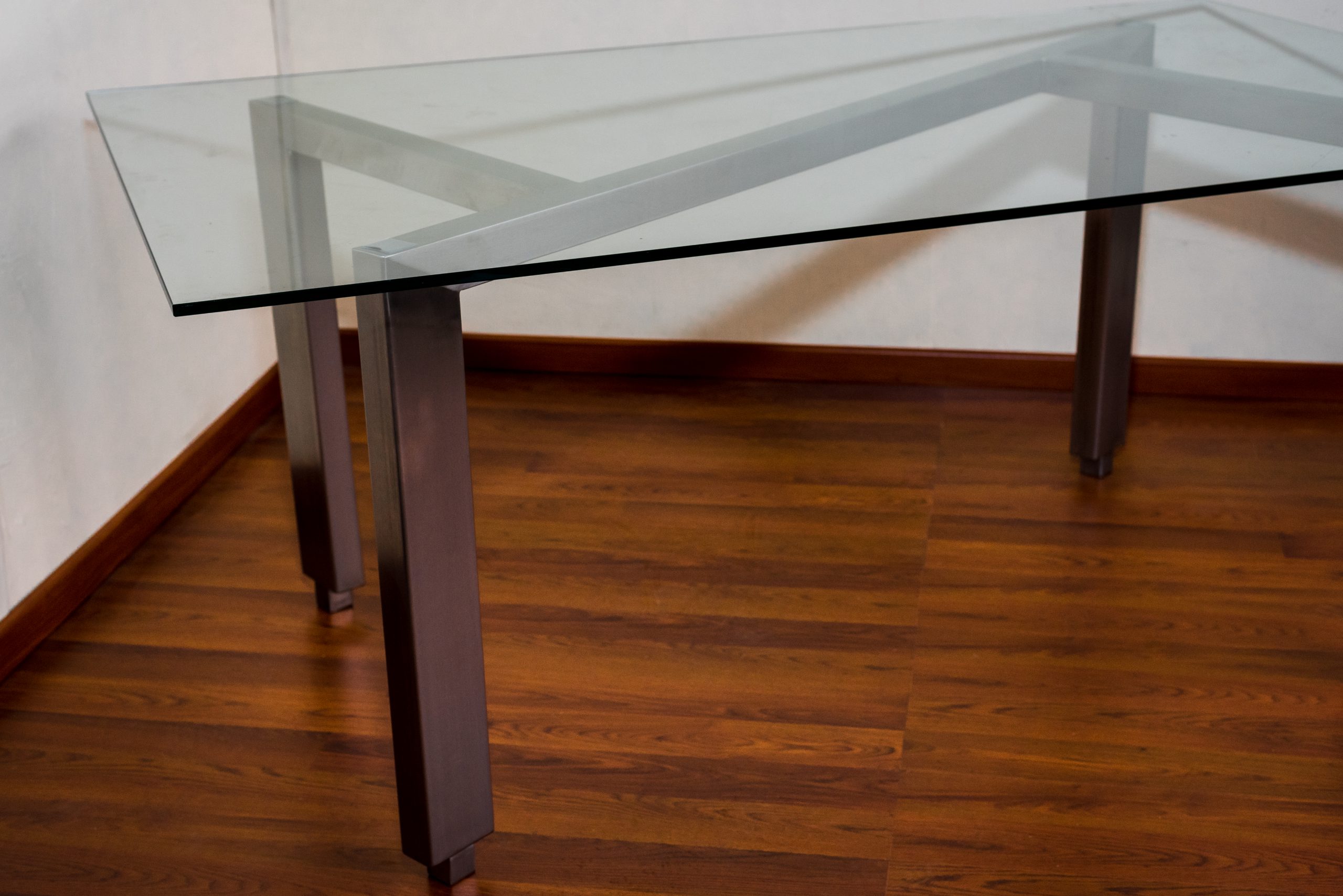 Mesa de centro acero al carbono electropintada.